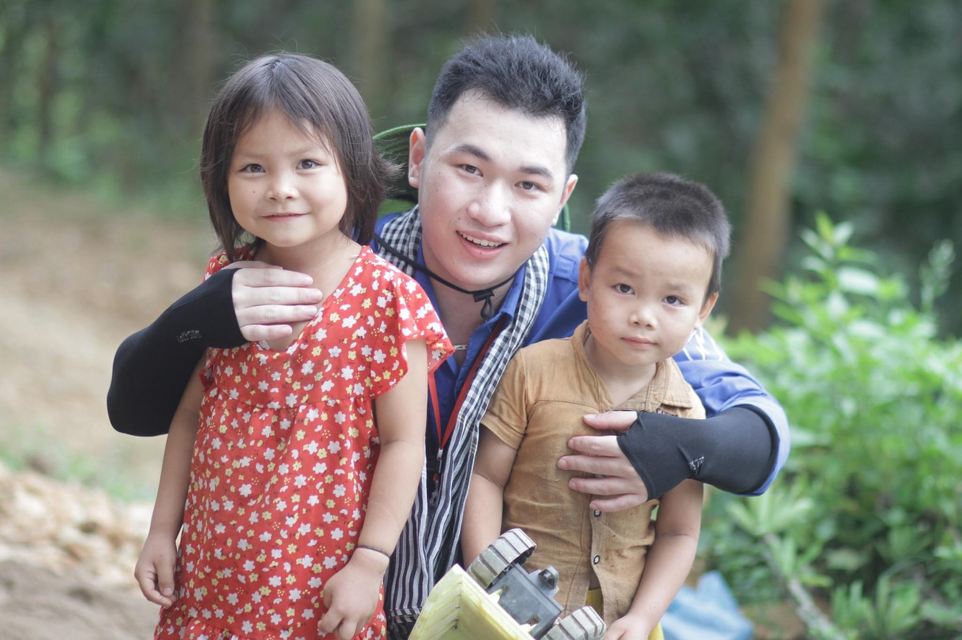 Hà Hoàng Tuấn Hùng (sinh năm 2002), sinh viên năm 4 ngành Kỹ thuật máy tính Đại học Bách khoa Hà Nội. Hà Hoàng Tuấn Hùng (sinh năm 2002), sinh viên năm 4 ngành Kỹ thuật máy tính Đại học Bách khoa Hà Nội.