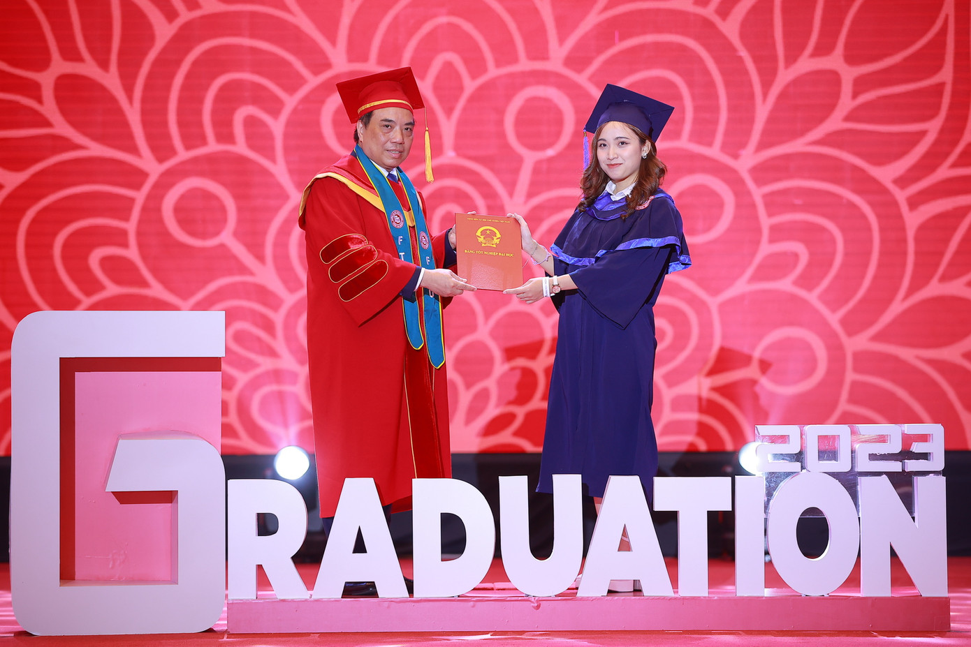 Trần Diệu Linh - Tân cử nhân Khoa QTKD trường Đại học Ngoại thương 2023. Trần Diệu Linh - Tân cử nhân Khoa QTKD trường Đại học Ngoại thương 2023.