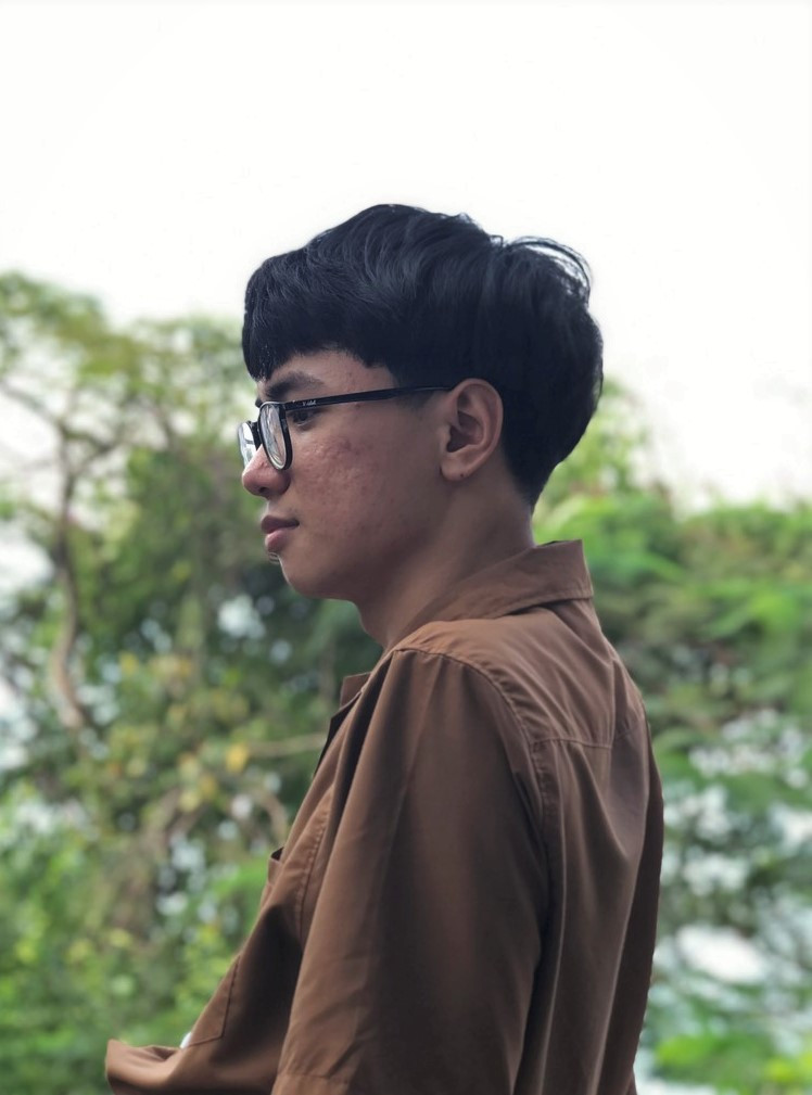 Trong suốt 12 năm học, Lâm luôn là học sinh giỏi. Trong suốt 12 năm học, Lâm luôn là học sinh giỏi.