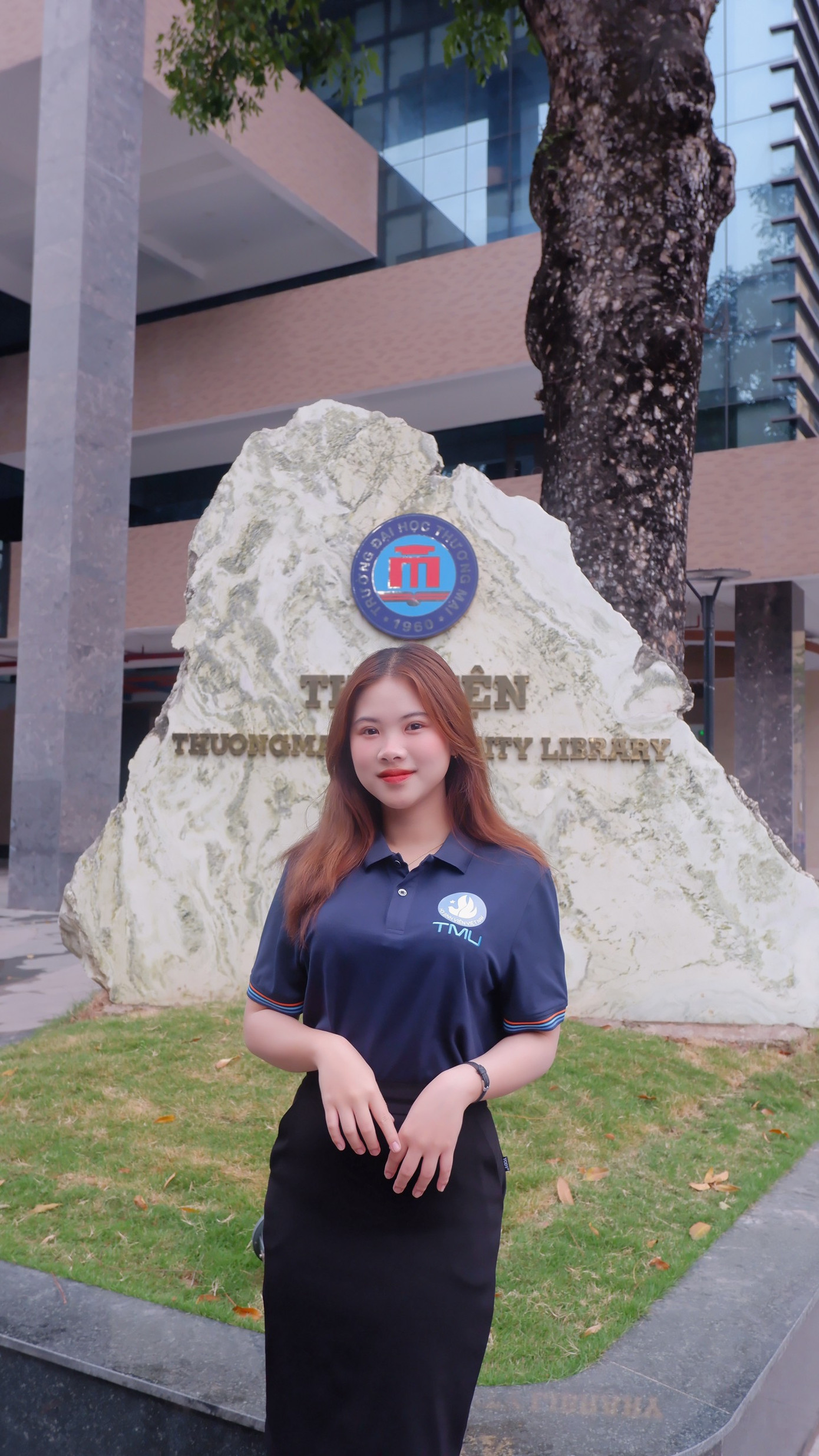 Vũ Đào Phương Thùy (sinh năm 2002) đang là sinh viên chuyên ngành Marketing Thương mại, khoa Marketing, trường Đại học Thương mại.