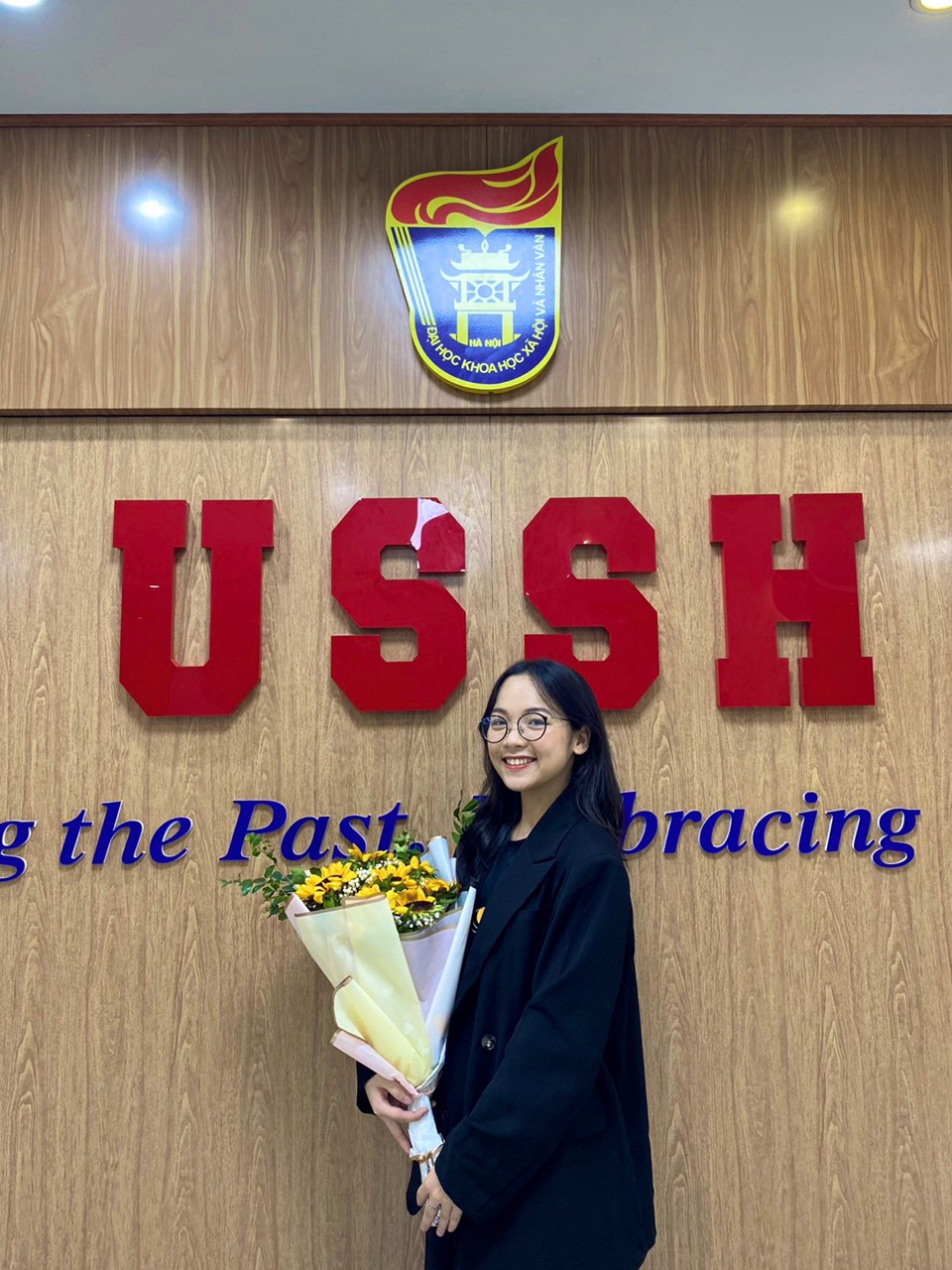 Dương Thị Thảo Vân (sinh năm 2004) đang là sinh viên năm nhất ngành Quan hệ công chúng, Viện đào tạo Báo chí và Truyền thông, trường Đại học Khoa học Xã hội và Nhân văn, Đại học Quốc gia Hà Nội. Dương Thị Thảo Vân (sinh năm 2004) đang là sinh viên năm nhất ngành Quan hệ công chúng, Viện đào tạo Báo chí và Truyền thông, trường Đại học Khoa học Xã hội và Nhân văn, Đại học Quốc gia Hà Nội.