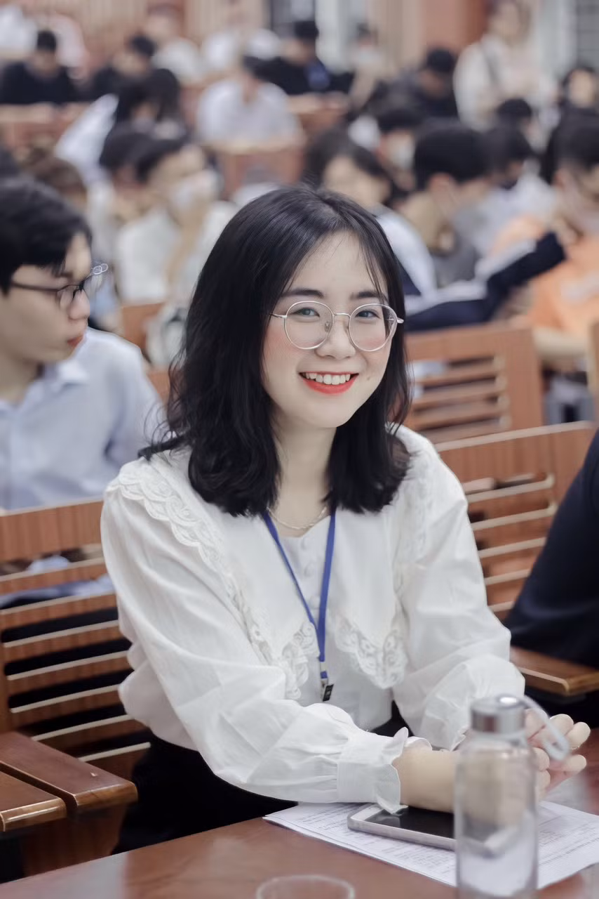 Ma Thu Hòa (sinh năm 2001) là sinh viên lớp BS YHDPK13 Trường Đại học Y Dược - Đại học Thái Nguyên.