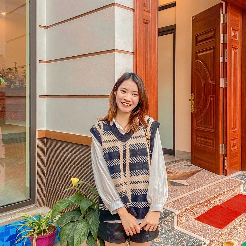 Nguyễn Phương Thảo là sinh viên Trường Đại học Thương mại. Nguyễn Phương Thảo là sinh viên Trường Đại học Thương mại.