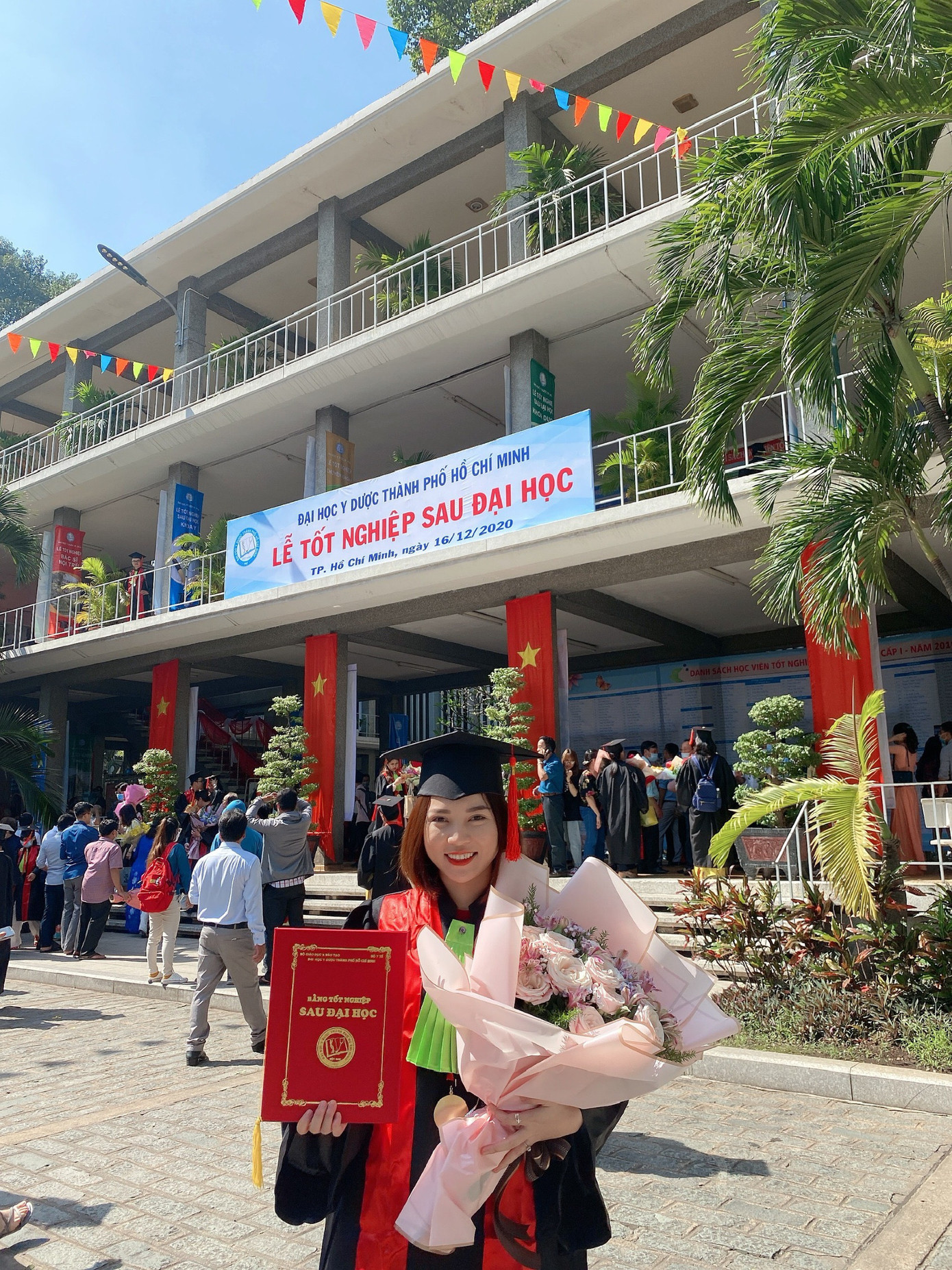 Phạm Cẩm Thúy là một nữ bác sĩ sinh năm 1991 tại Sóc Trăng.