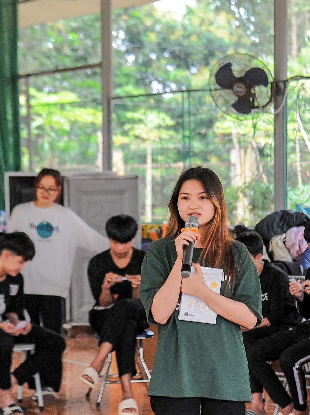 Chia sẻ tại dự án Chăm sóc sức khoẻ tinh thần cho trẻ OVC.