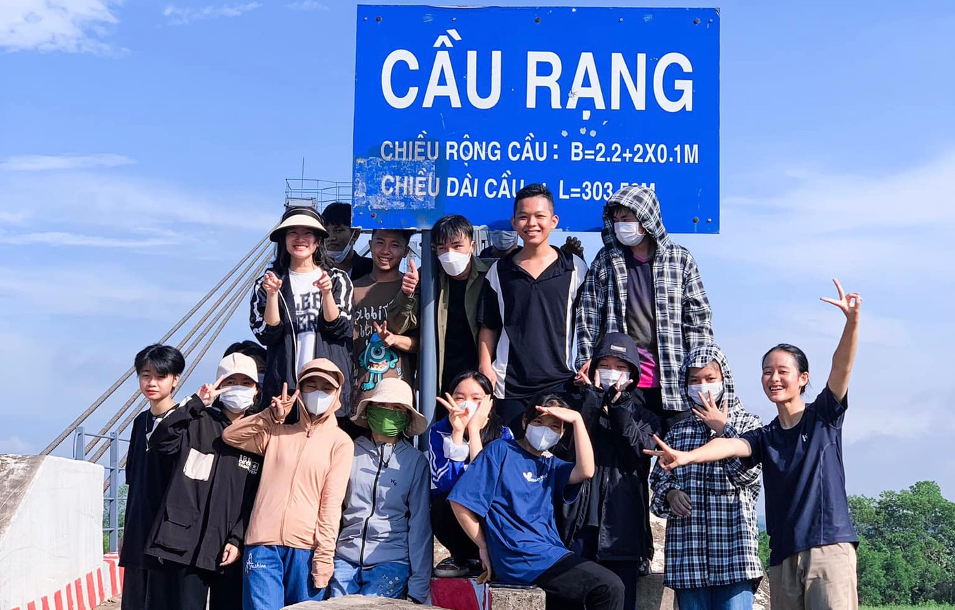 CLB dự kiến dành ngày Chủ nhật trong tháng để thu gom rác và vệ sinh môi trường tại các địa điểm công cộng trên địa bàn huyện.