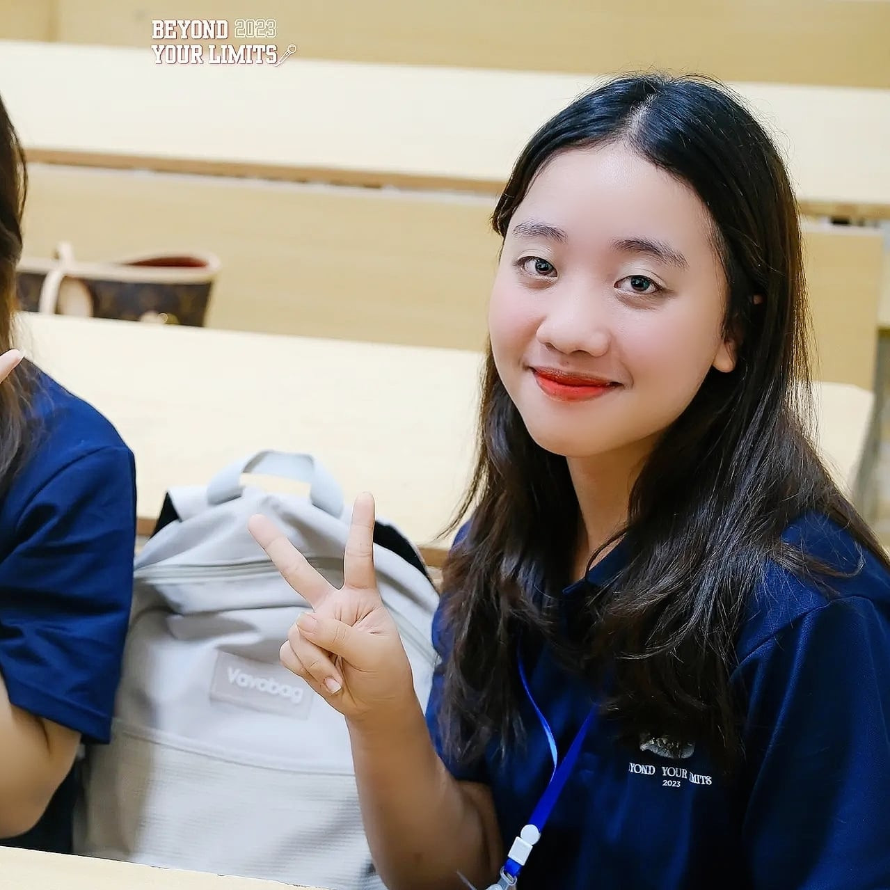 Mình cười thật tươi trong những bức hình. Mình cười thật tươi trong những bức hình.