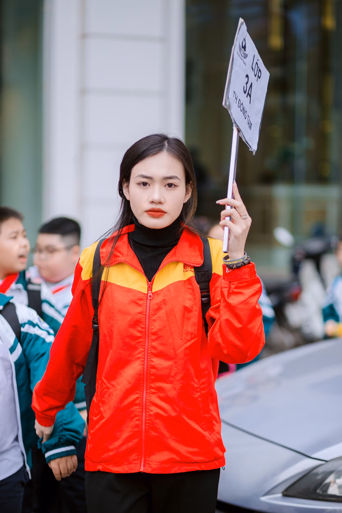 Hòa Thị Thu Huyền – sinh viên năm cuối Trường Đại học Văn Hoá Hà Nội. Hòa Thị Thu Huyền – sinh viên năm cuối Trường Đại học Văn Hoá Hà Nội.