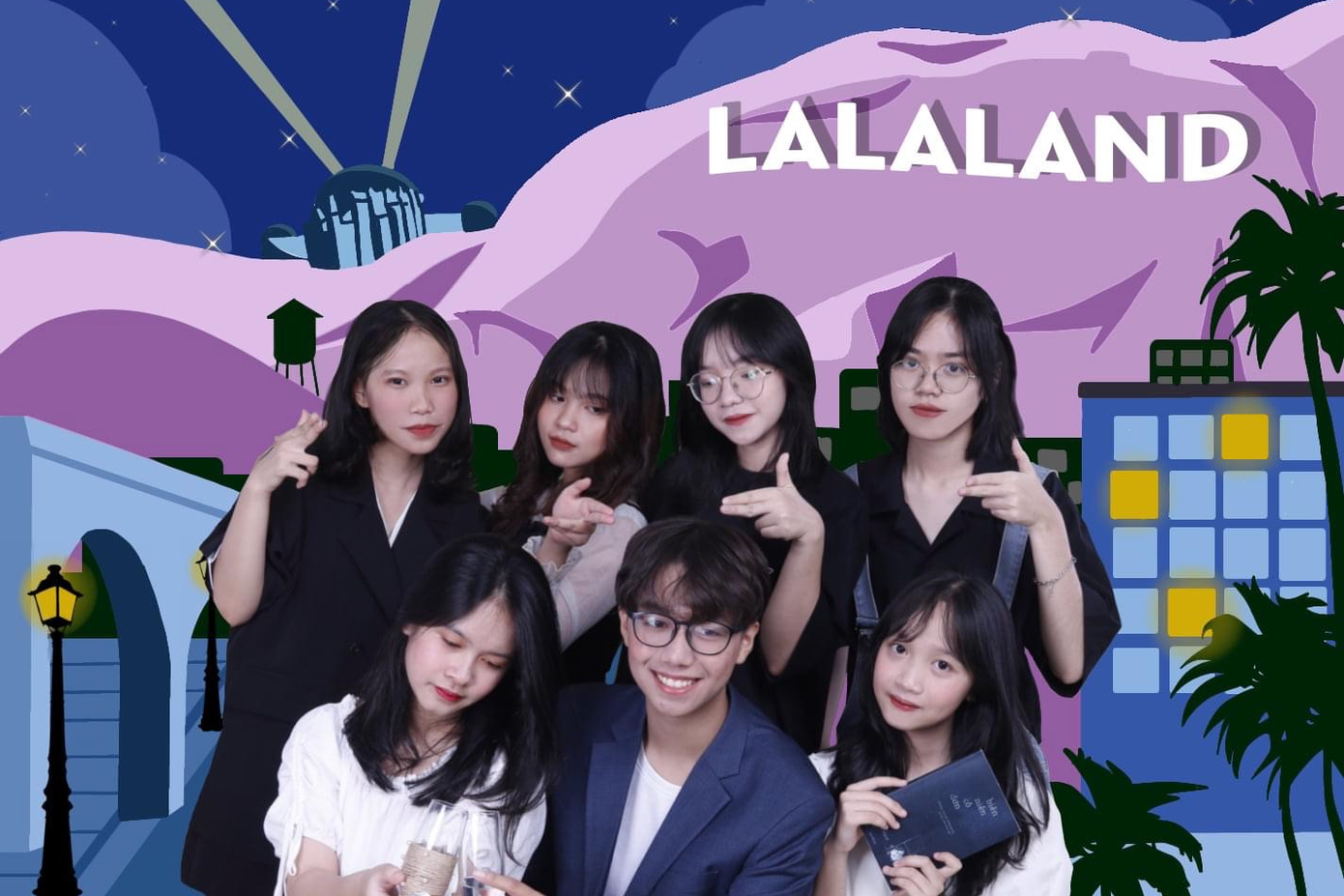 Lâm Phương cùng các bạn trong câu lạc bộ.