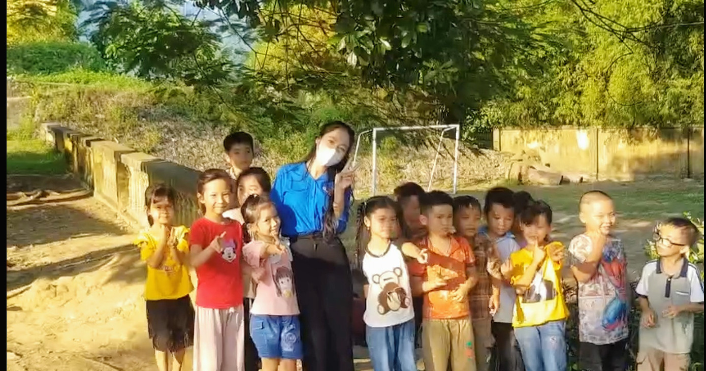 Ngay khi còn là sinh viên năm nhất ngoài việc nghiêm túc học tập, Bích Ngọc còn cố gắng hoạt động tích cực trong các CLB của trường