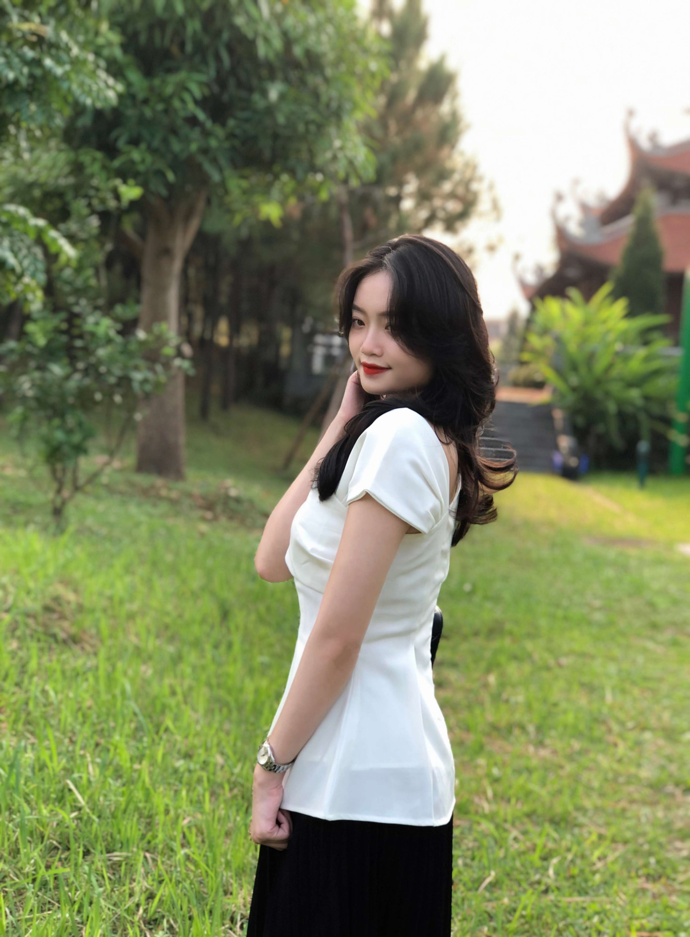 Mỗi người đều là một đóa hoa và tỏa sáng theo cách của riêng họ, dù theo cách này hay cách kia, những đóa hoa đều mang lại hương thơm cho đời.