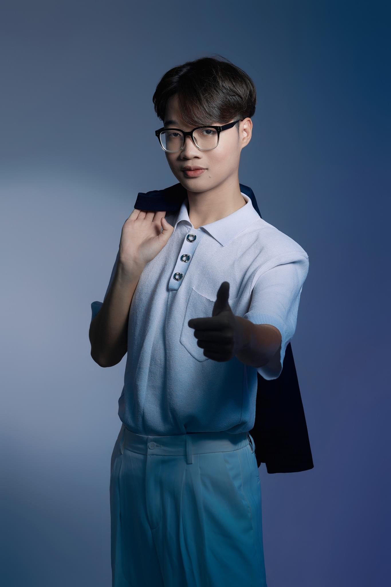 Có một câu nói mà Thành tâm đắc đó là: “Hành trình vạn dặm bắt đầu từ những bước chân nhỏ nhất”. Có một câu nói mà Thành tâm đắc đó là: “Hành trình vạn dặm bắt đầu từ những bước chân nhỏ nhất”.