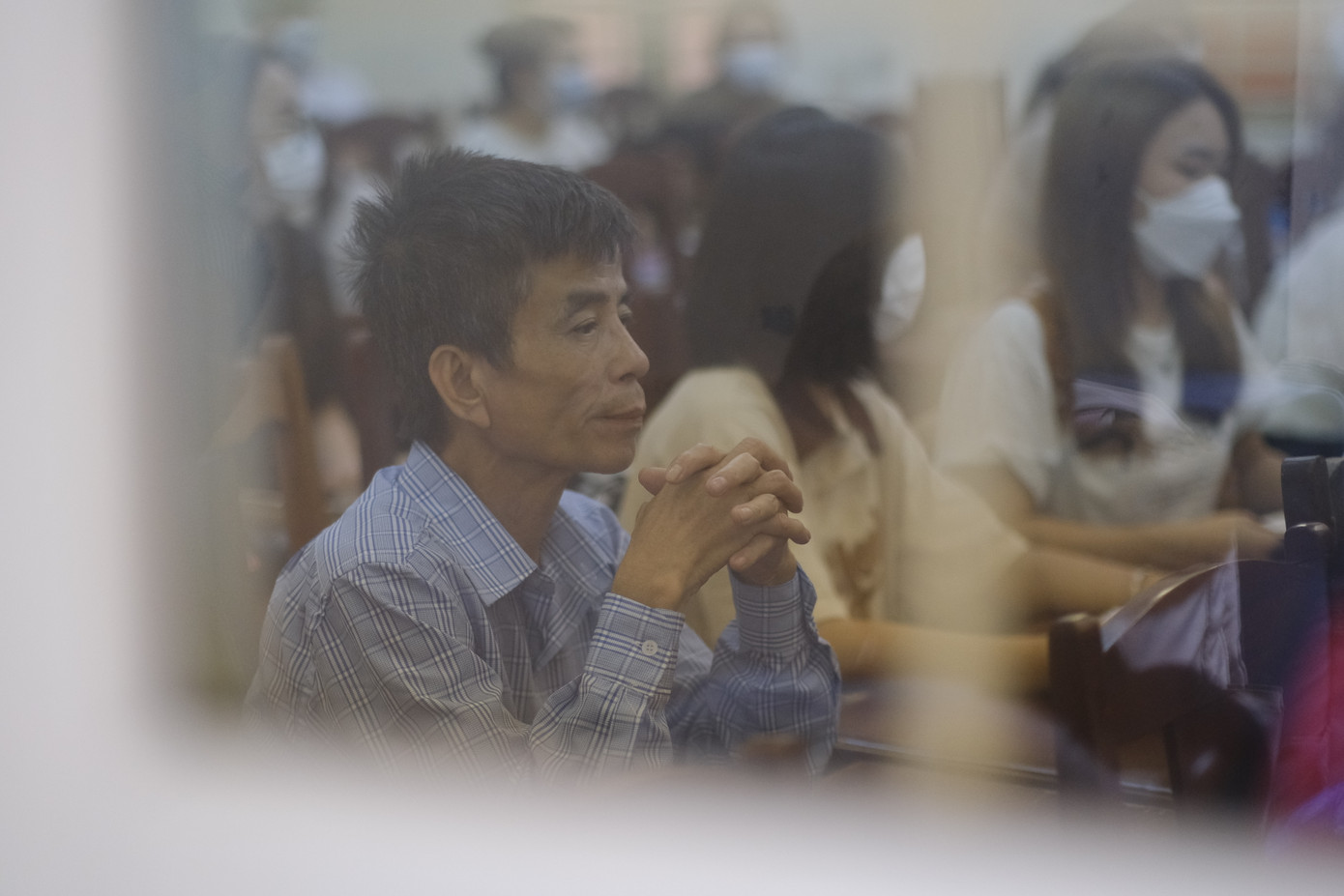 Phụ huynh cũng là những người rất vất vả trong kỳ thi. Ảnh: Lê Vượng.