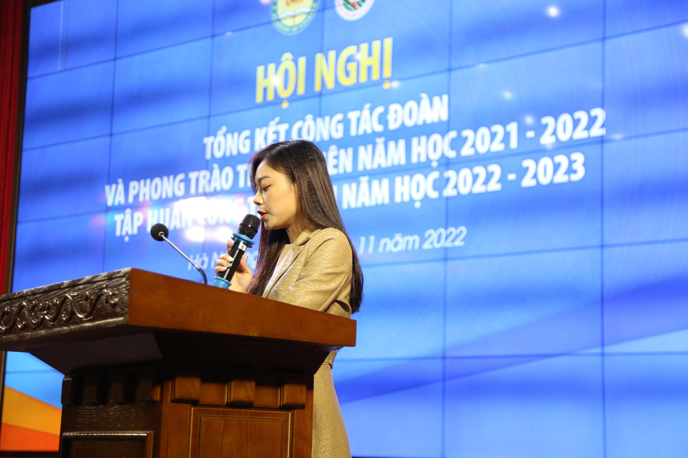 MC Tổng kết công tác Đoàn. MC Tổng kết công tác Đoàn.