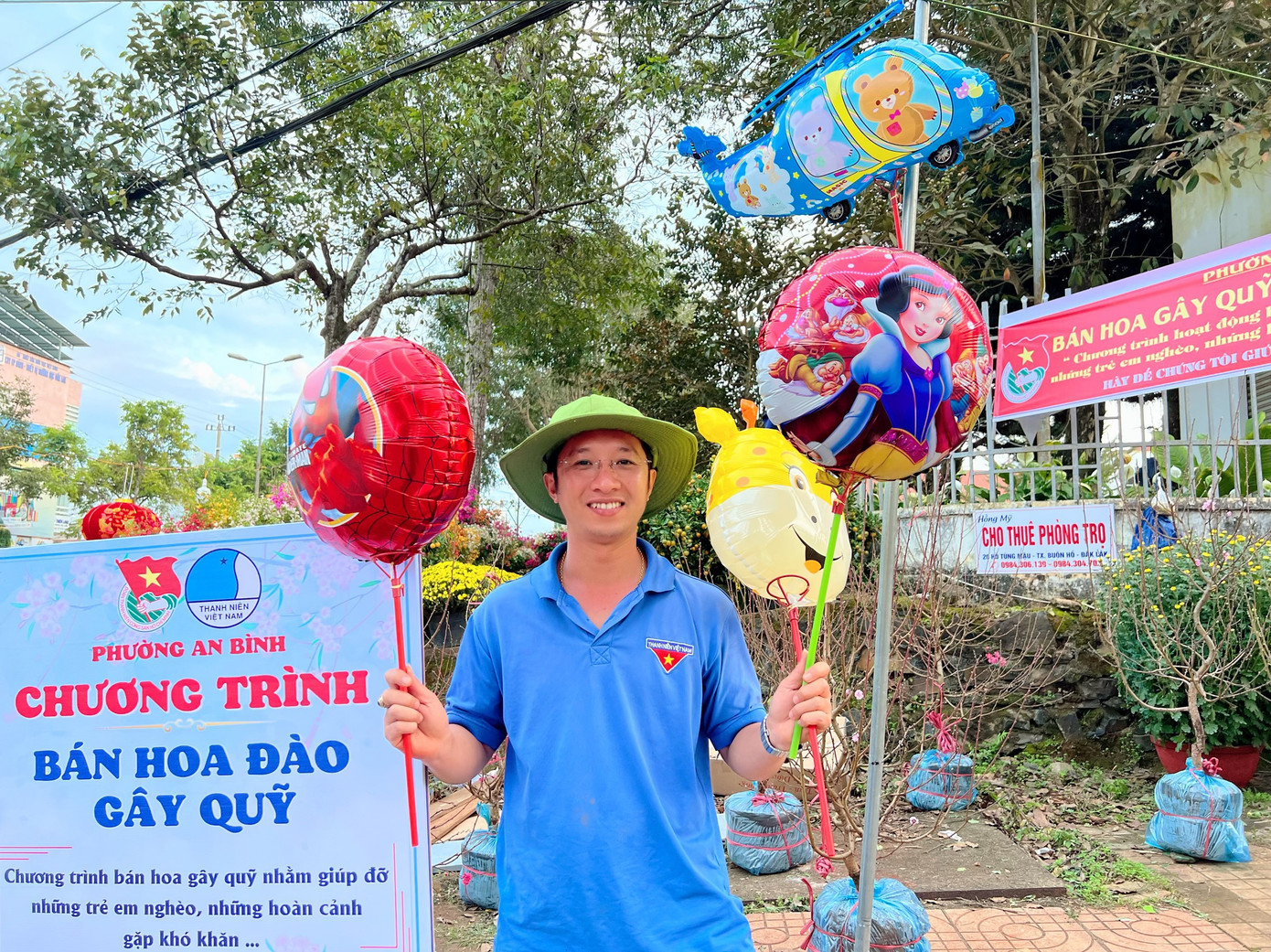 Phát động Chương trình Xuân tình nguyện “Bán Hoa Gây Quỹ” tiếp sức đường dài học sinh nghèo.