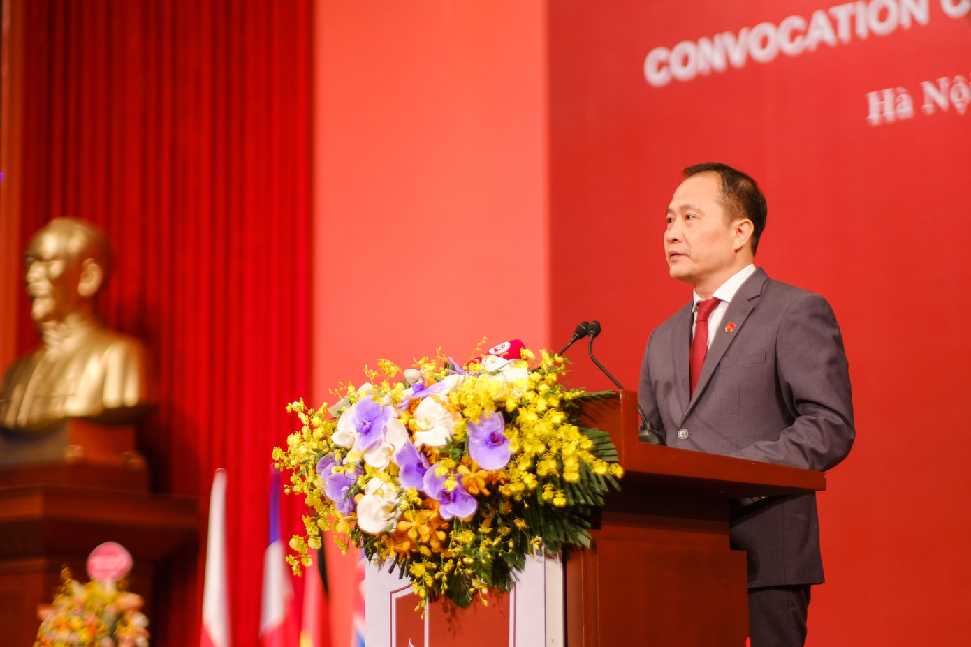 PGS, TS. Lê Trung Thành: “Thành công trên các bảng xếp hạng thế giới không phải là quan trọng nhất.” Ảnh: Lê Vượng