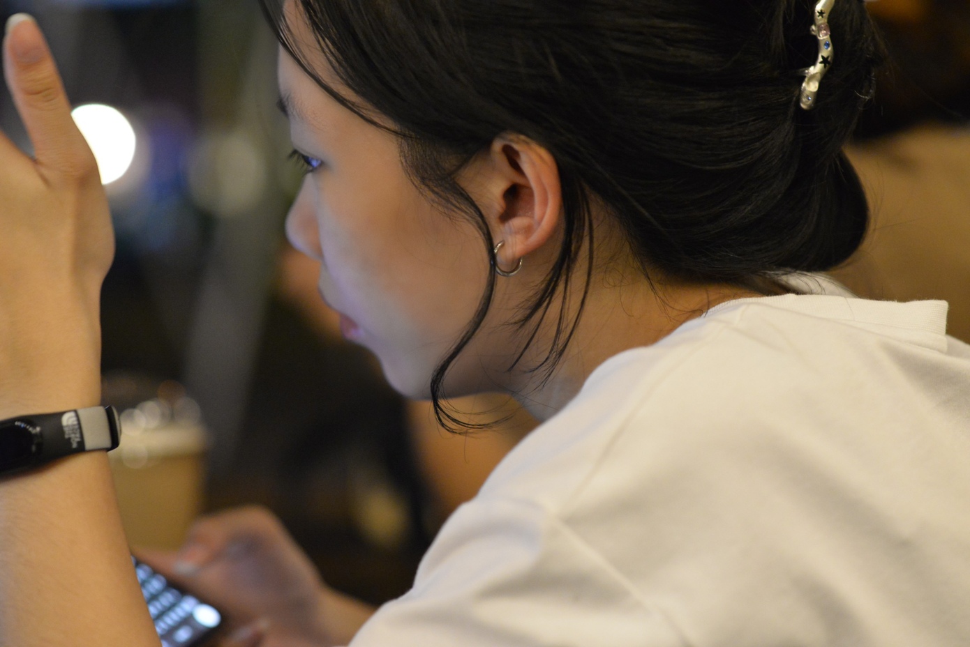 Vũ Hoàng Vân Anh (sinh năm 2003) quê Lạng Sơn, đang là sinh viên theo học chuyên ngành Truyền thông Đa phương tiện khóa 41 Học viện Báo chí và Tuyên truyền.