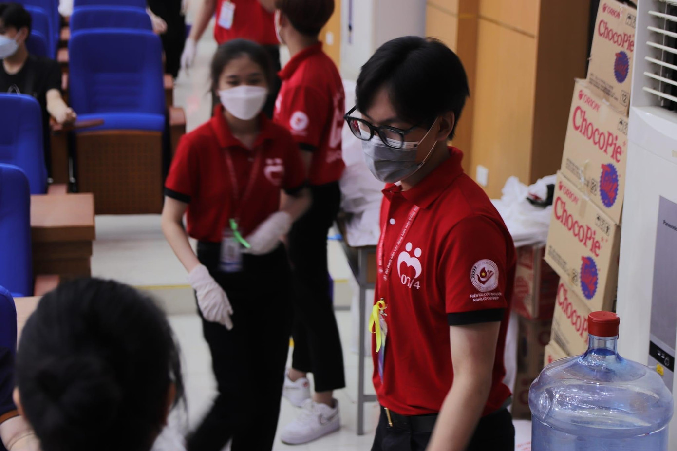 Nguyễn Hiển tại chương trình hiến máu toàn trường Kết nối trái tim lần thứ 14.