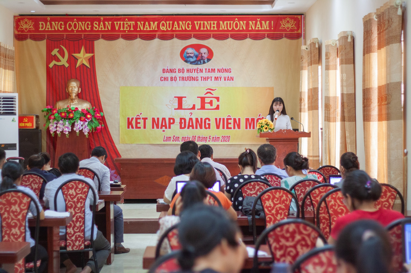 Phương Thảo được kết nạp vào Đảng năm 2020 khi mới 18 tuổi.