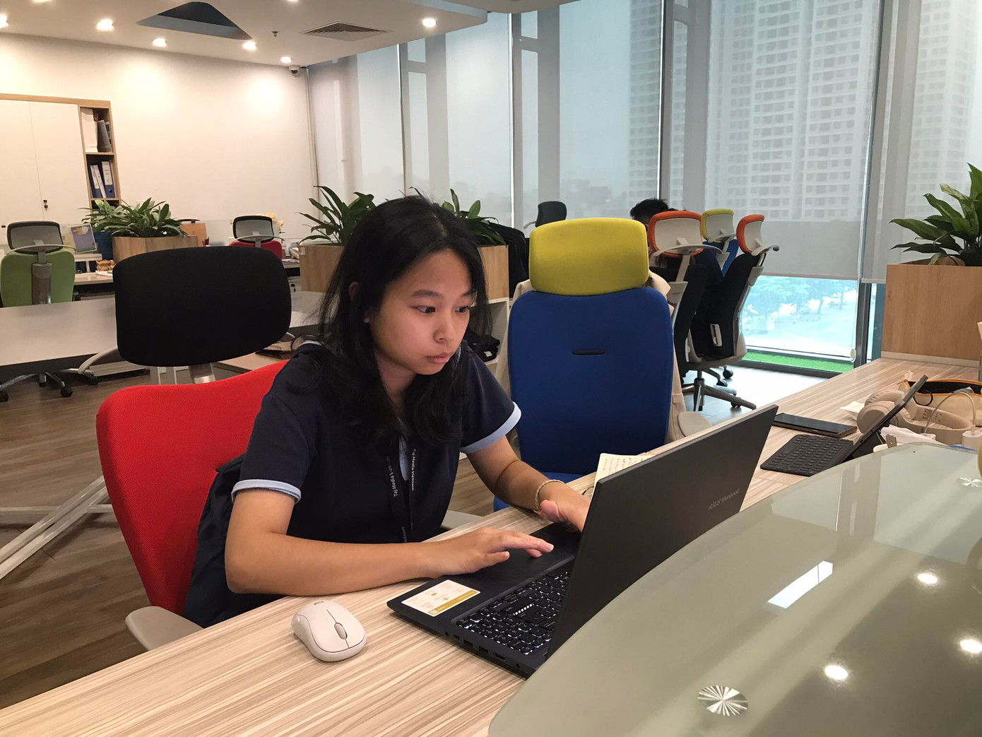 Sinh viên hoàn toàn có thể làm nhiều công việc làm thêm khác nhau tại cùng một thời điểm nếu như biết cách sắp xếp (Ảnh: Đức Thái)