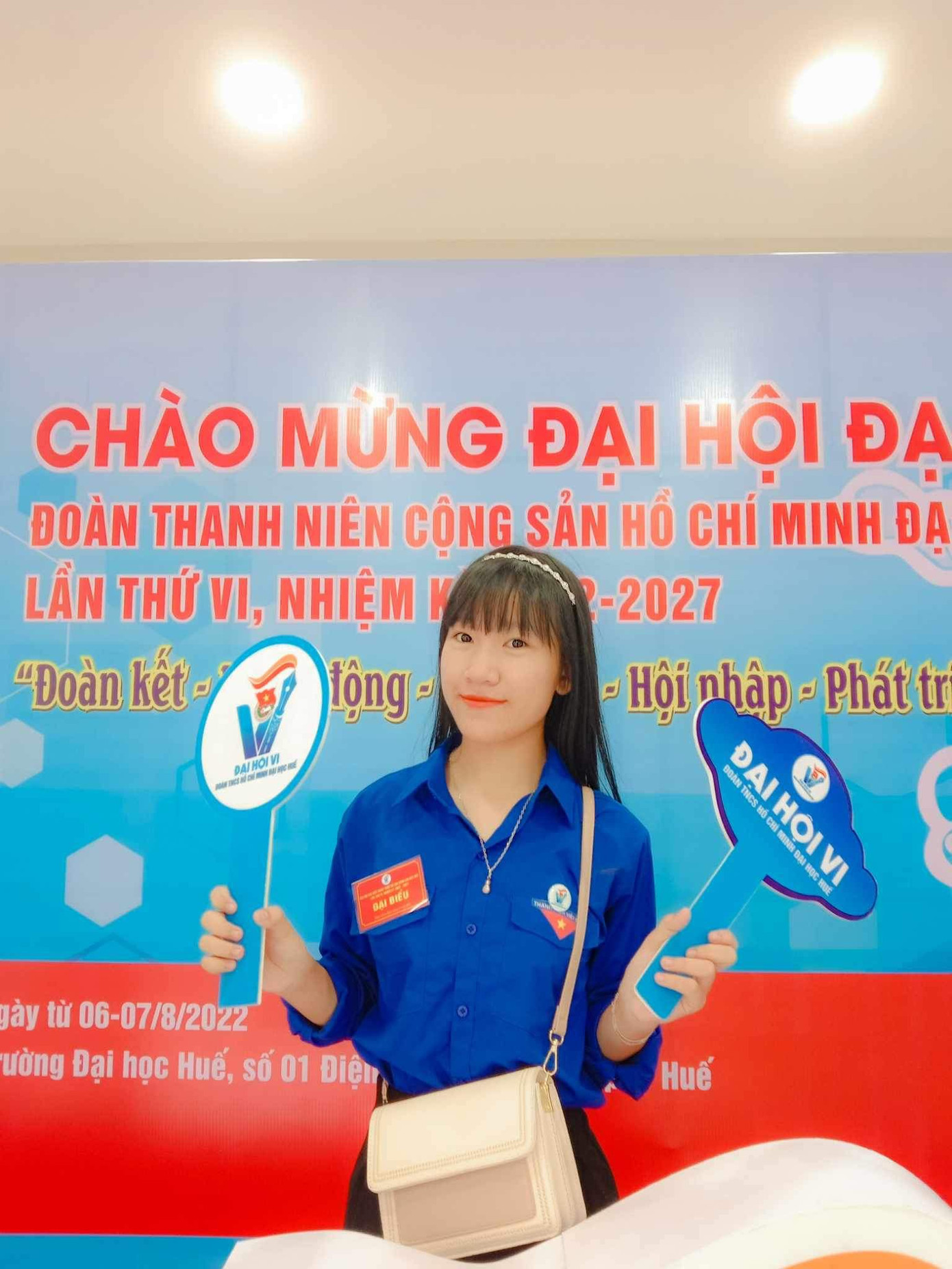 Hạnh tham dự Đại hội Đoàn tại Đại học Huế.