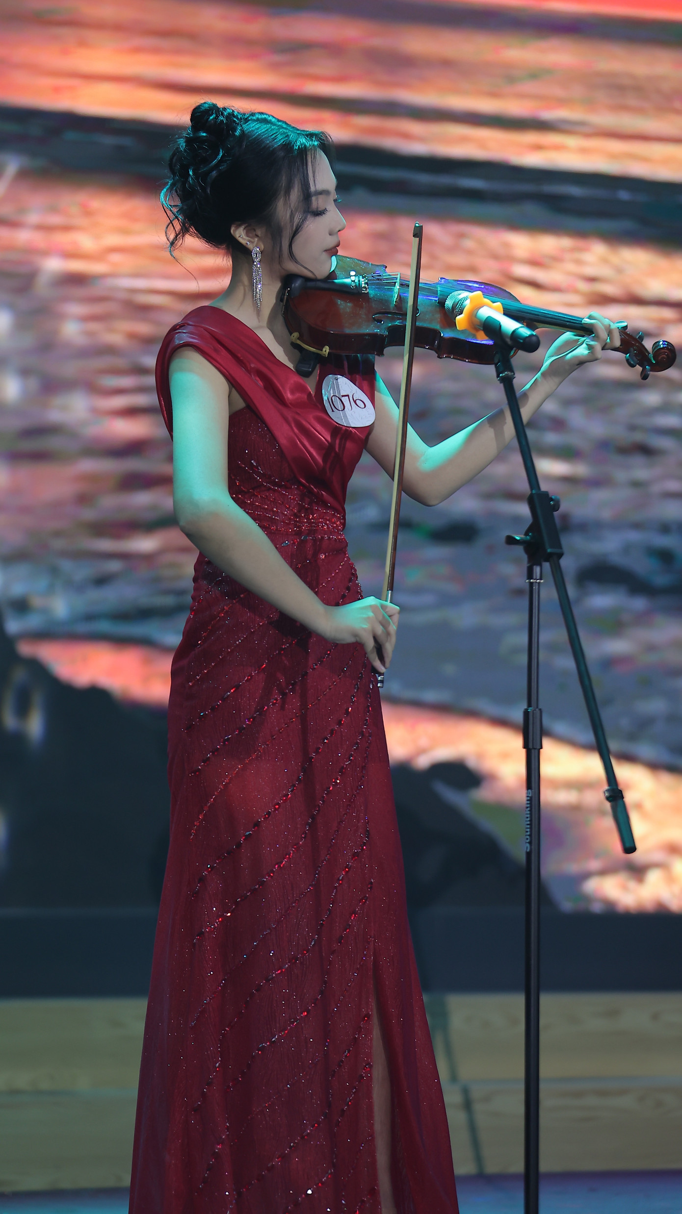 Niềm đam mê với âm nhạc nói chung và violin nói riêng.