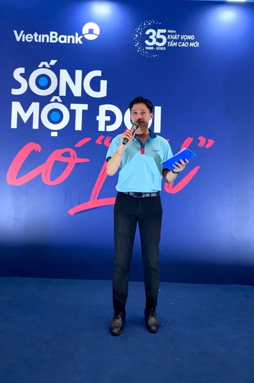 Anh chàng được "chọn mặt gửi vàng" tại các sự kiện của doanh nghiệp.