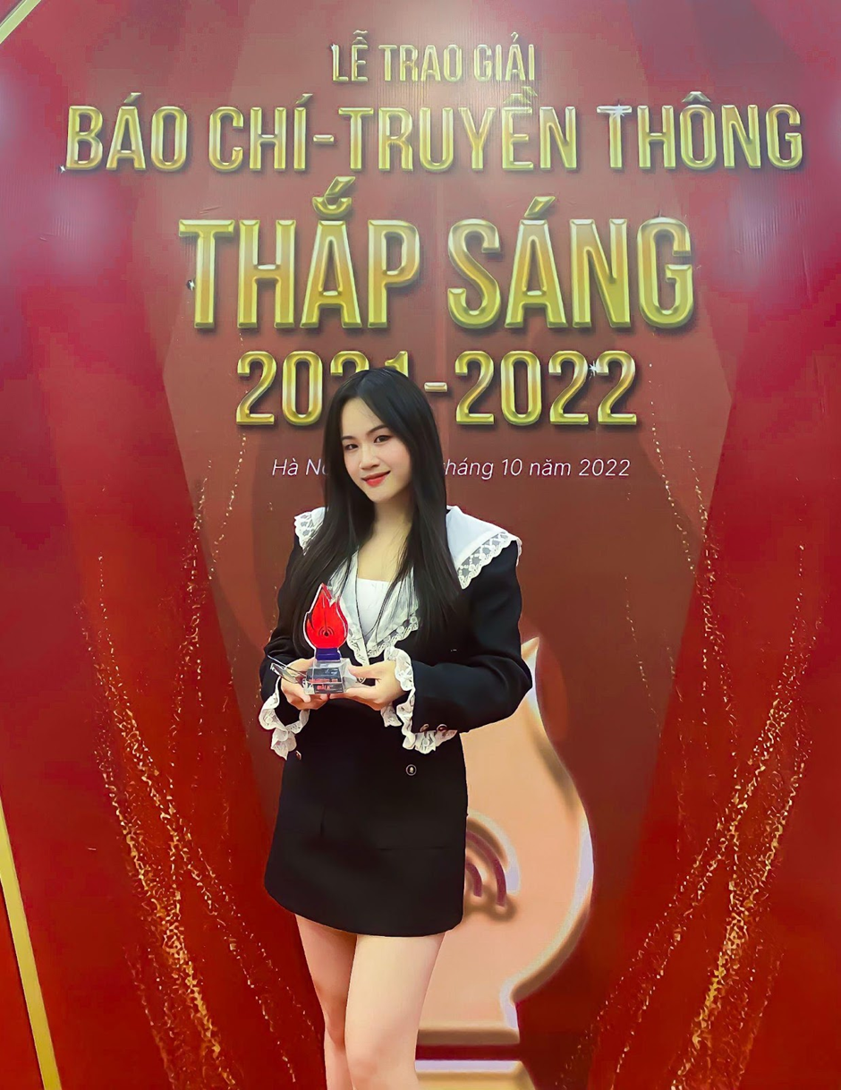 Nông Thị Hà (2001) là sinh viên năm 4 chuyên ngành Truyền thông đại chúng, Học viện Báo chí và Tuyên truyền. (Ảnh: NVCC) Nông Thị Hà (2001) là sinh viên năm 4 chuyên ngành Truyền thông đại chúng, Học viện Báo chí và Tuyên truyền. (Ảnh: NVCC)