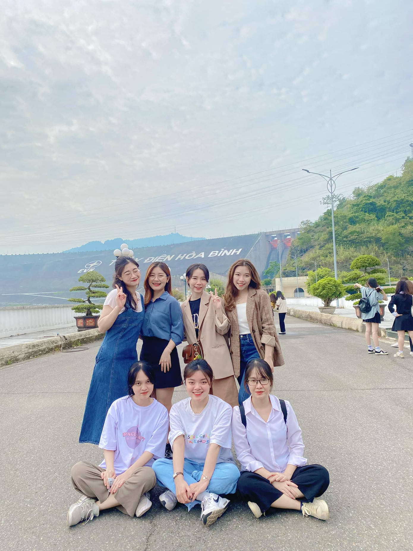 Sau khi khỏi bệnh, Thu Huế được tham gia nhiều hoạt động với bạn bè. Sau khi khỏi bệnh, Thu Huế được tham gia nhiều hoạt động với bạn bè.