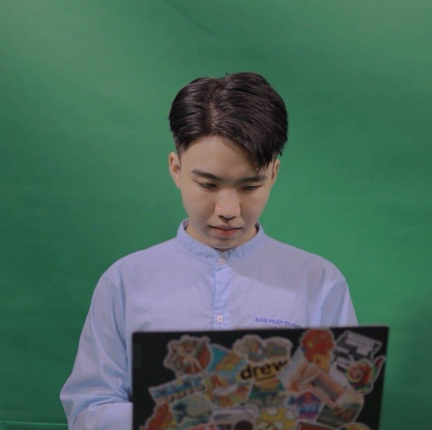 Văn Diễm từng trúng tuyển một số trường đại học lớn như Học viện Tài chính, Học viện Ngân hàng, Đại học Bách Khoa Hà Nội, Đại học Quốc gia Hà Nội,...