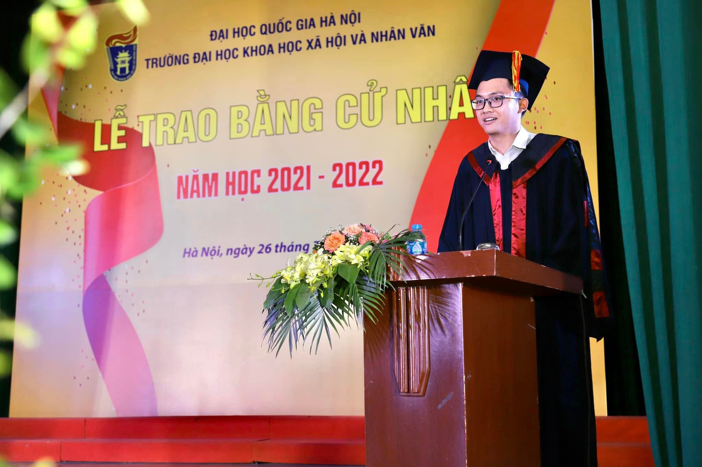 Kim Tùng đại diện Tân cử nhân phát biểu tại Lễ tốt nghiệp năm 2022.