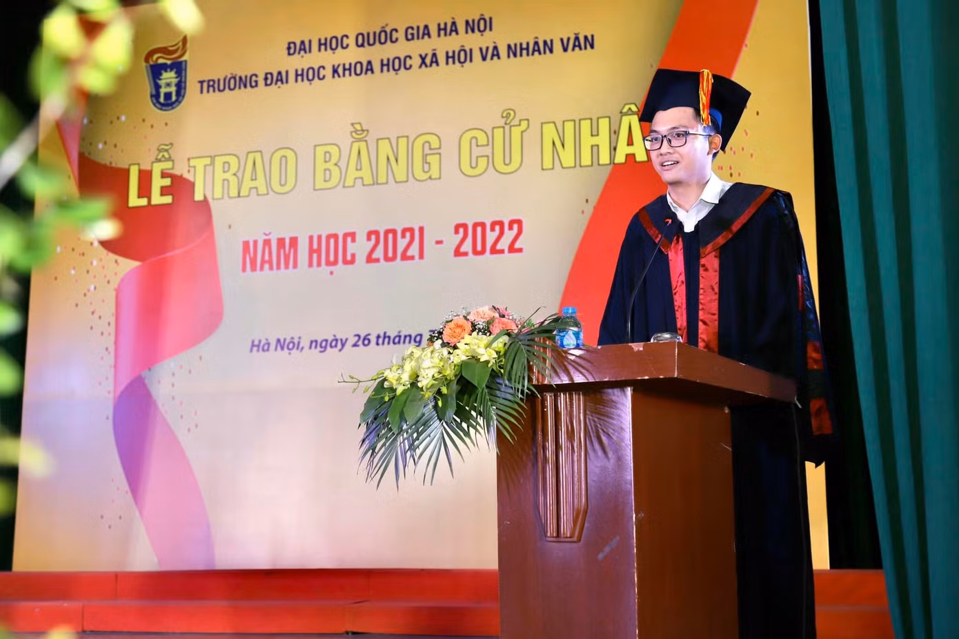 Kim Tùng đại diện Tân cử nhân phát biểu tại Lễ tốt nghiệp năm 2022. Kim Tùng đại diện Tân cử nhân phát biểu tại Lễ tốt nghiệp năm 2022.