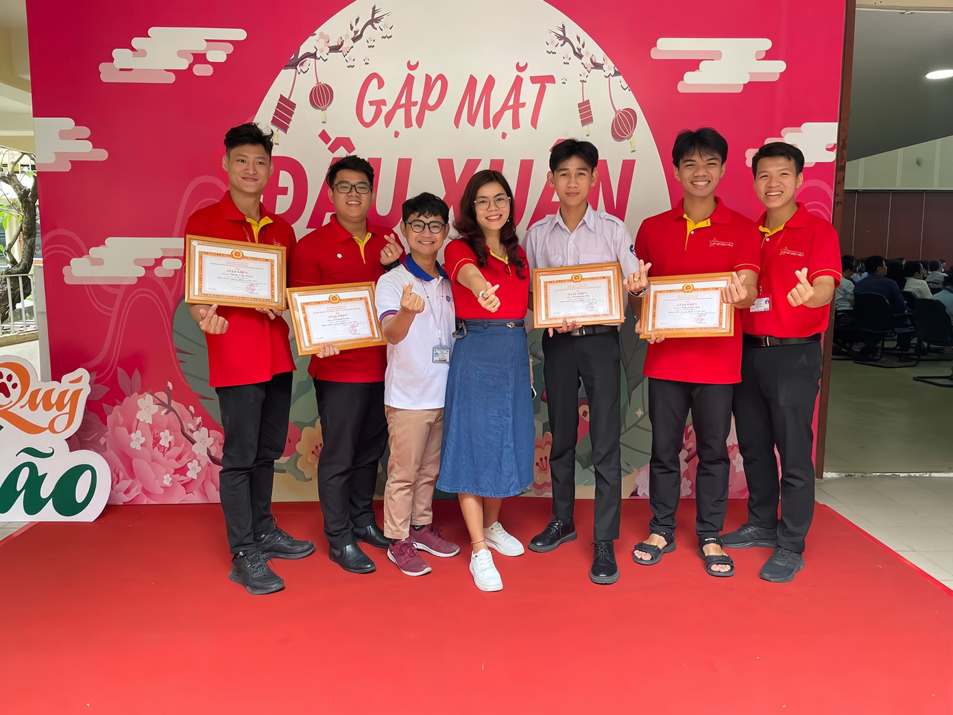 Huy tại Lễ tổng kết và khen thưởng Đảng viên hoàn thành xuất sắc nhiệm vụ năm 2022.