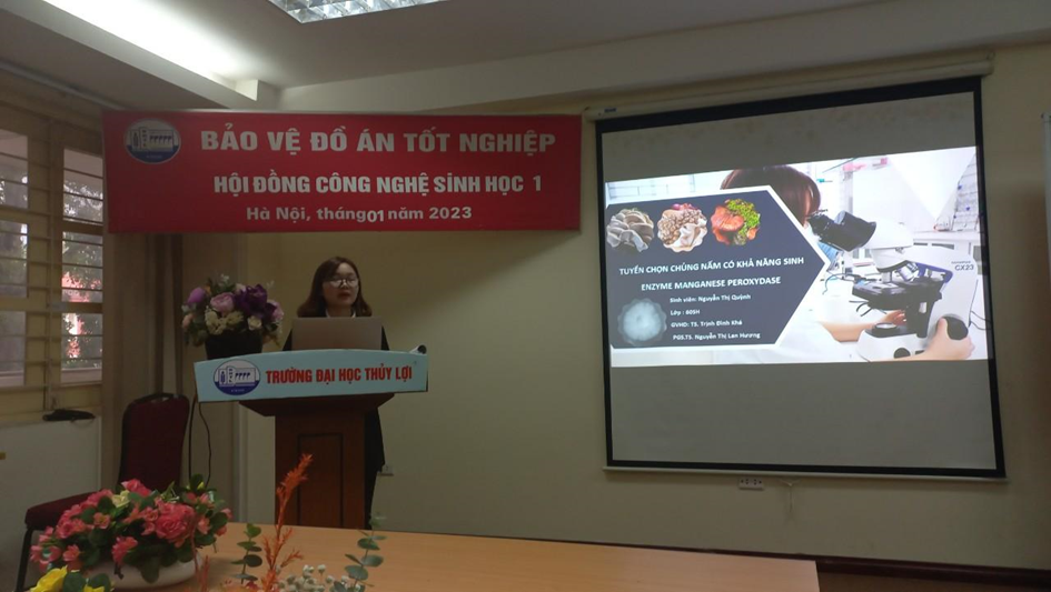 Nguyễn Thị Quỳnh tự tin bảo vệ đề tài đồ án tốt nghiệp trước hội đồng. Nguyễn Thị Quỳnh tự tin bảo vệ đề tài đồ án tốt nghiệp trước hội đồng.