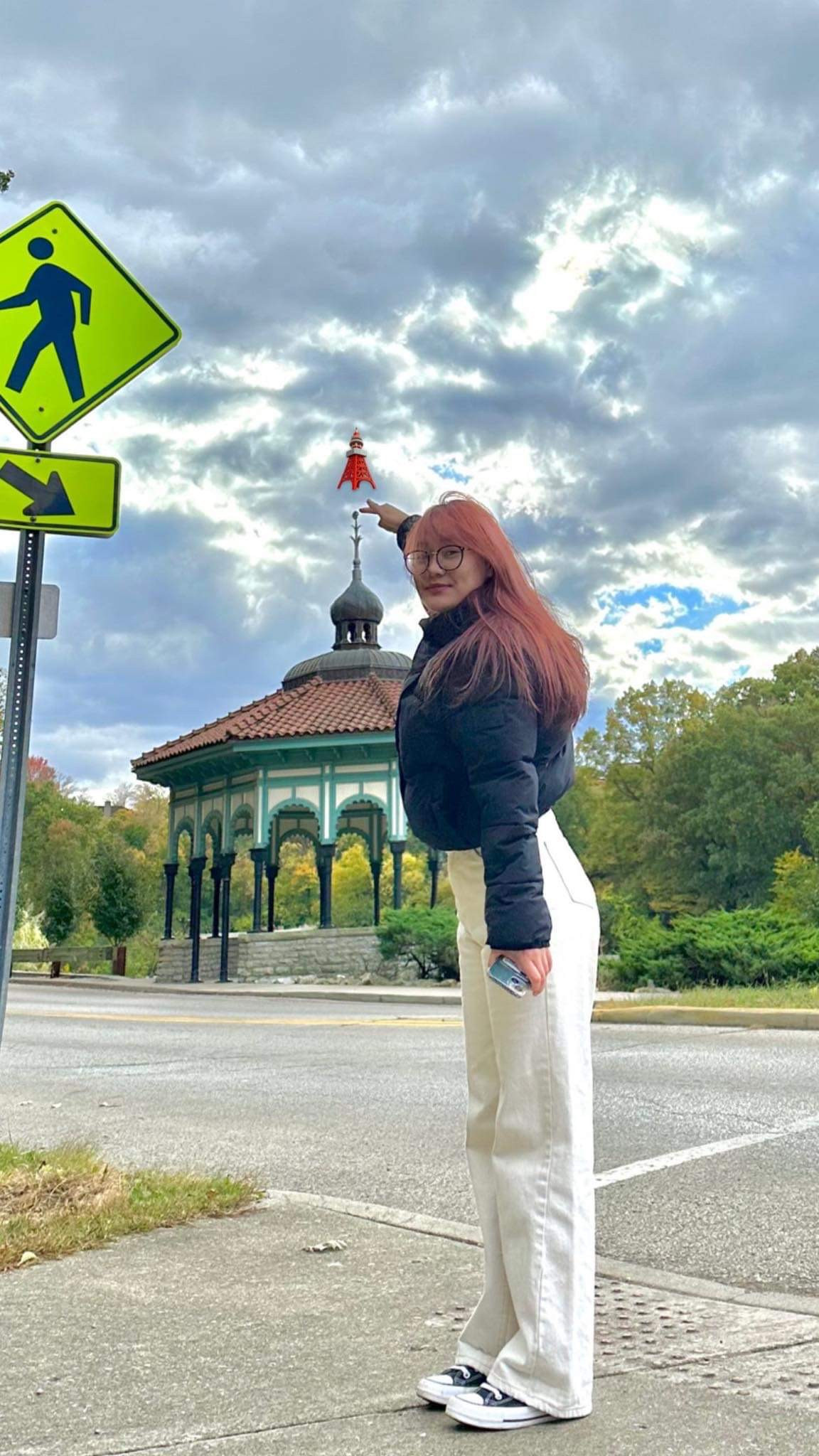 Nguyễn Thùy Linh (19 tuổi, du học sinh Northern Kentucky University, Mỹ).