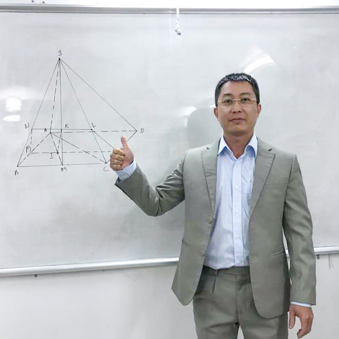 Thầy giáo Nguyễn Trần Kiên. Thầy giáo Nguyễn Trần Kiên.