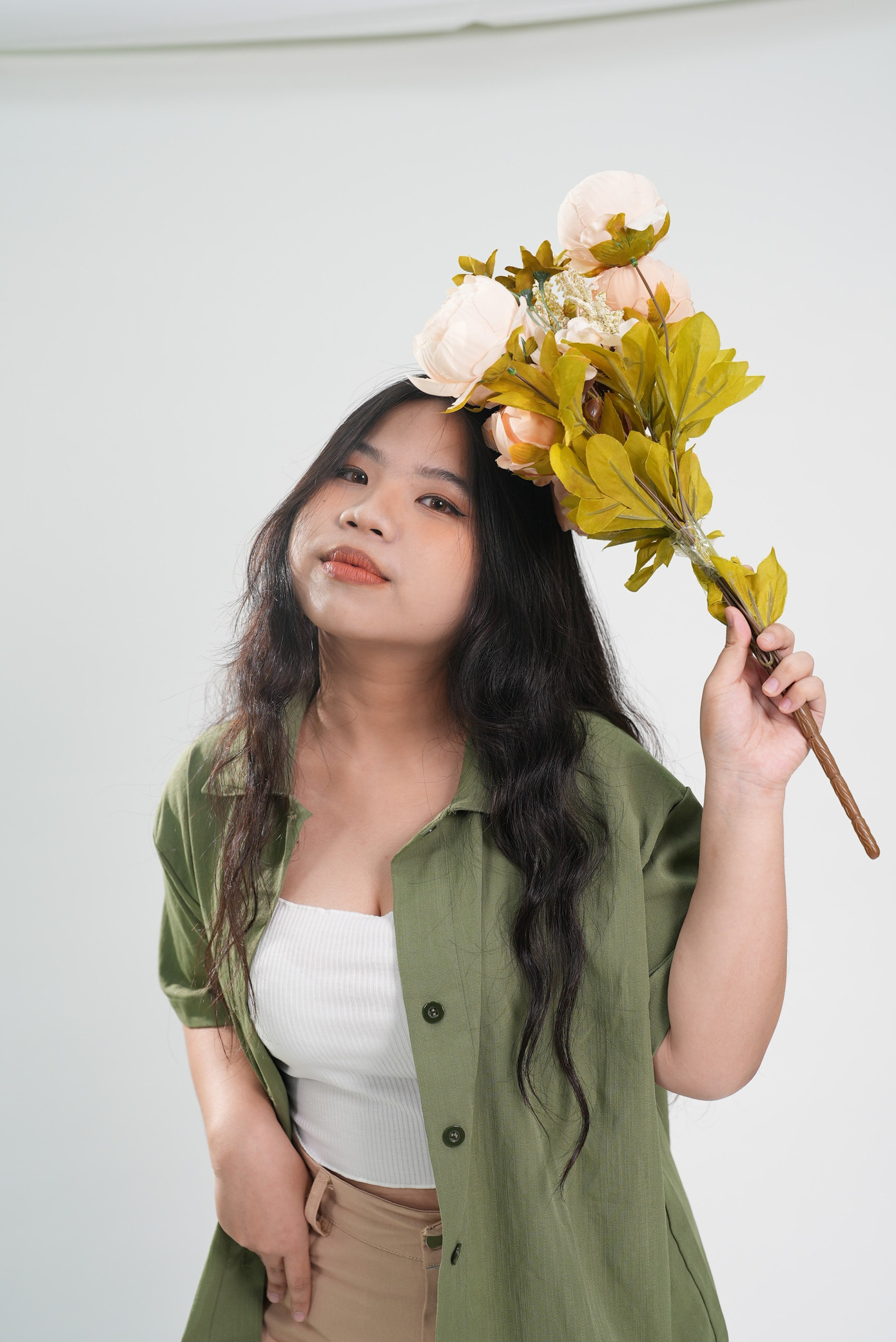 Hạnh Nguyên là sinh viên năm hai ngành Truyền thông Quốc tế - Học viện Ngoại giao. Hạnh Nguyên là sinh viên năm hai ngành Truyền thông Quốc tế - Học viện Ngoại giao.