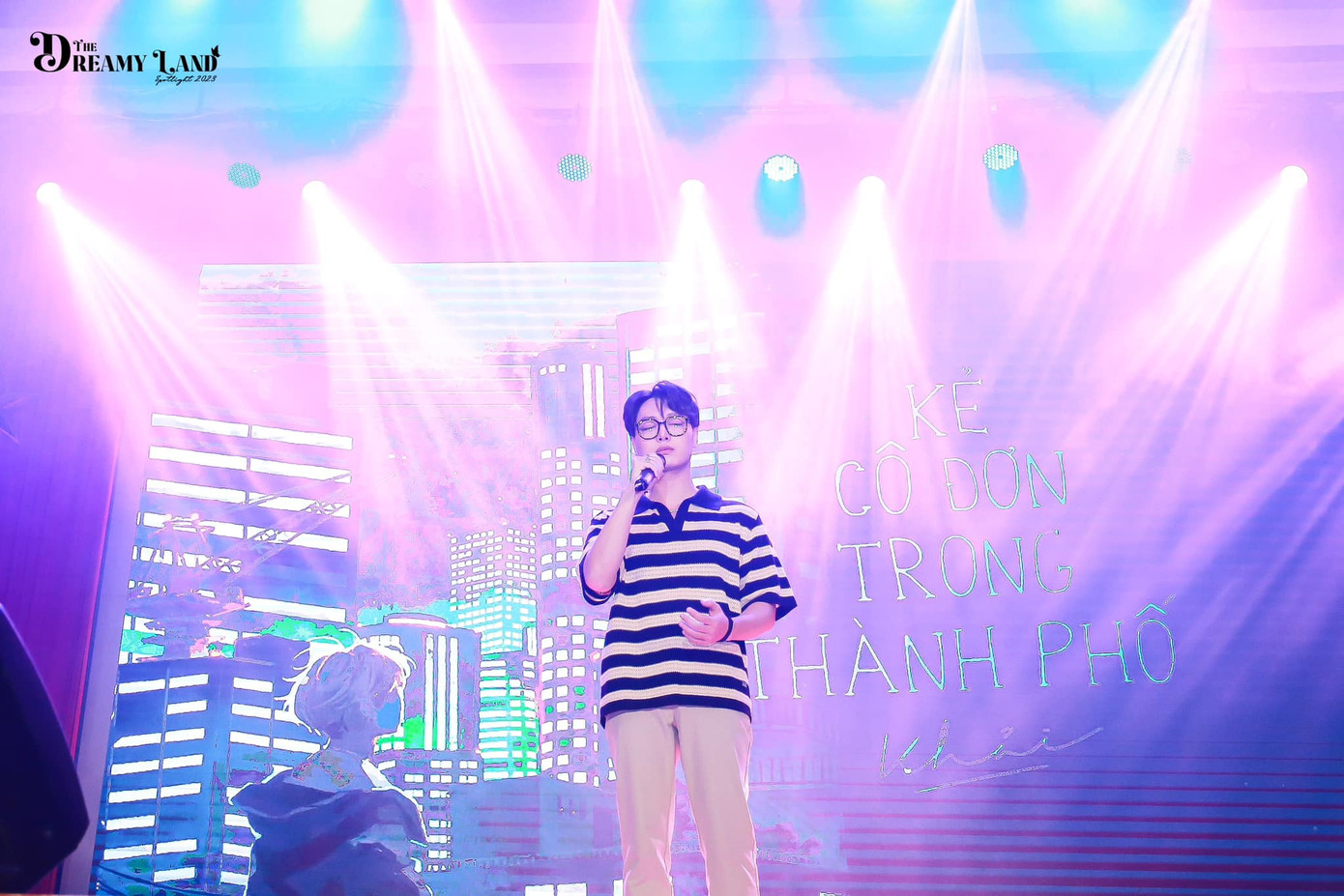 Khán giả đắm chìm trong giọng ca ngọt ngào đến từ sự xuất hiện của ca sĩ Khải.