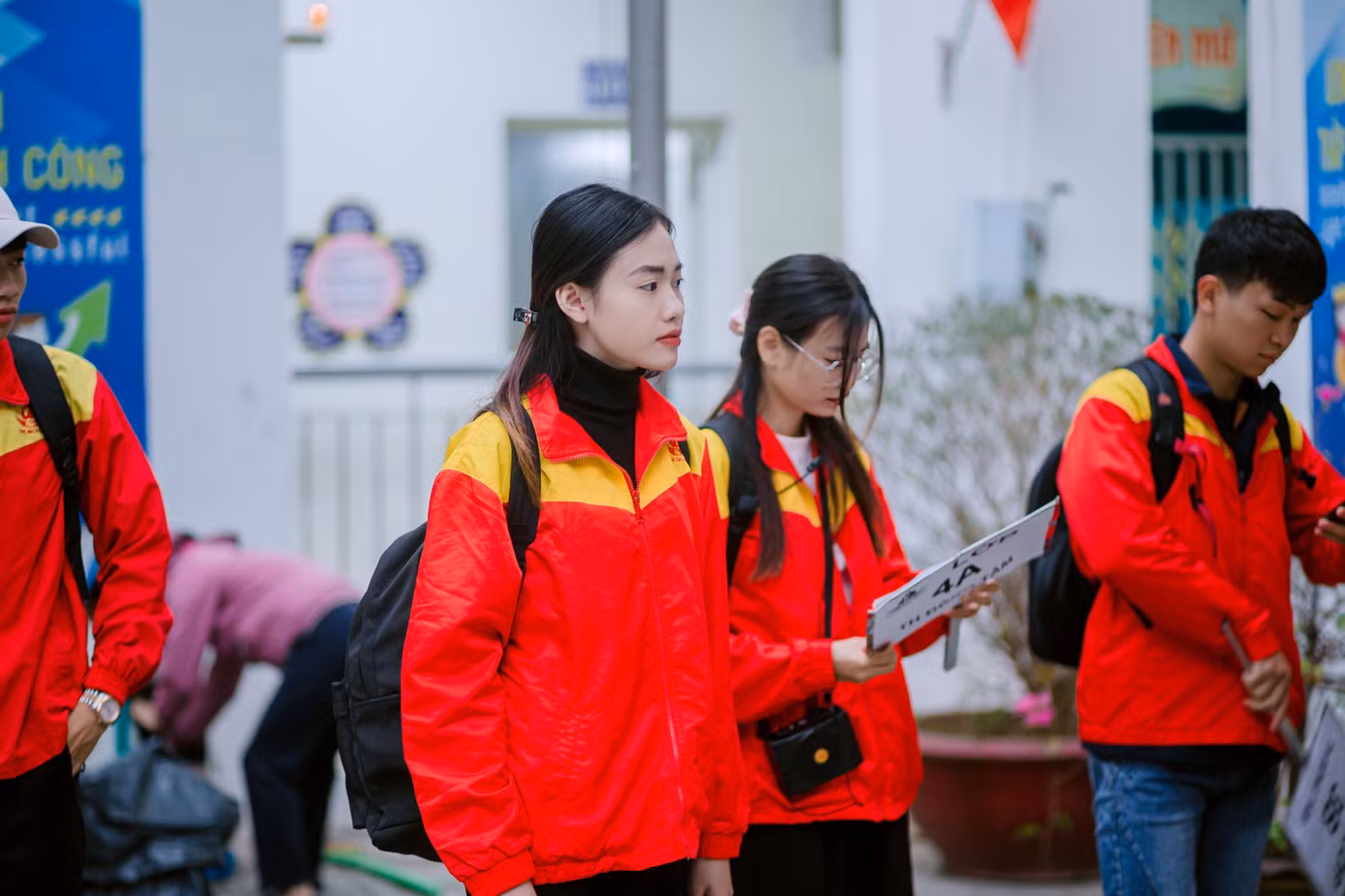Nhiều lần nàng hướng dẫn viên đã phải cắn răng chịu đau để có thể hoàn thành công việc được giao. Nhiều lần nàng hướng dẫn viên đã phải cắn răng chịu đau để có thể hoàn thành công việc được giao.