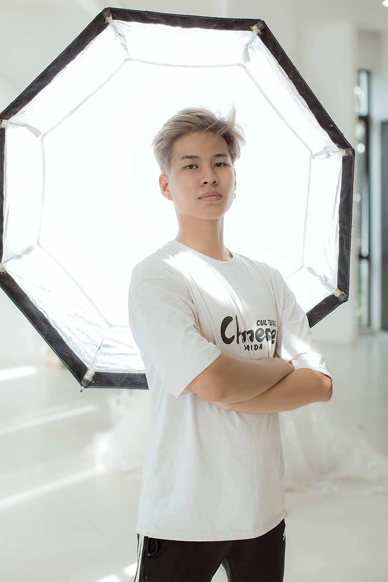 Với sở thích và đam mê lớn dành cho Nhiếp ảnh, đặc biệt là tình yêu với cổ phục, công việc hiện tại của Thiện An là một photographer chuyên chụp Hán – Việt phục.