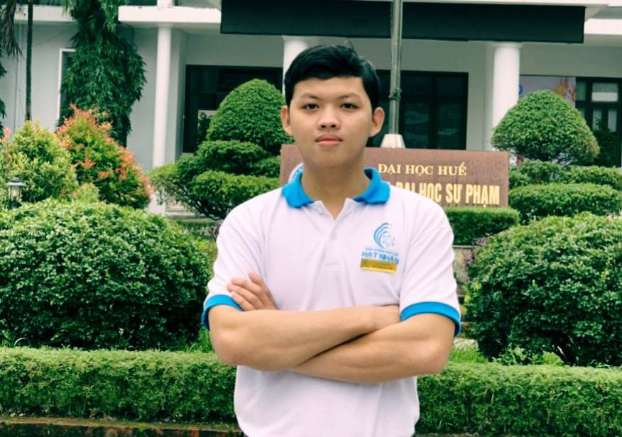 Đỗ Quang Lâm – đang đảm nhiệm vị trí Chủ nhiệm của CLB Hạt Nhân. Đỗ Quang Lâm – đang đảm nhiệm vị trí Chủ nhiệm của CLB Hạt Nhân.