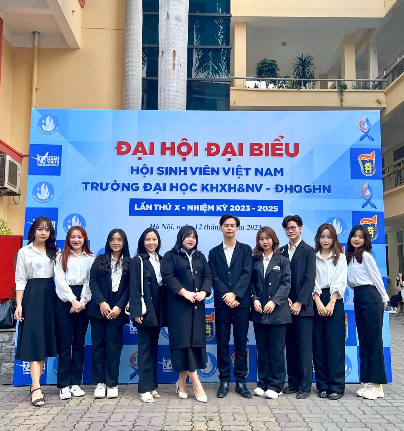 Chàng trai luôn năng nổ và tiên phong trong các hoạt động, phong trào Đoàn - Hội. Chàng trai luôn năng nổ và tiên phong trong các hoạt động, phong trào Đoàn - Hội.