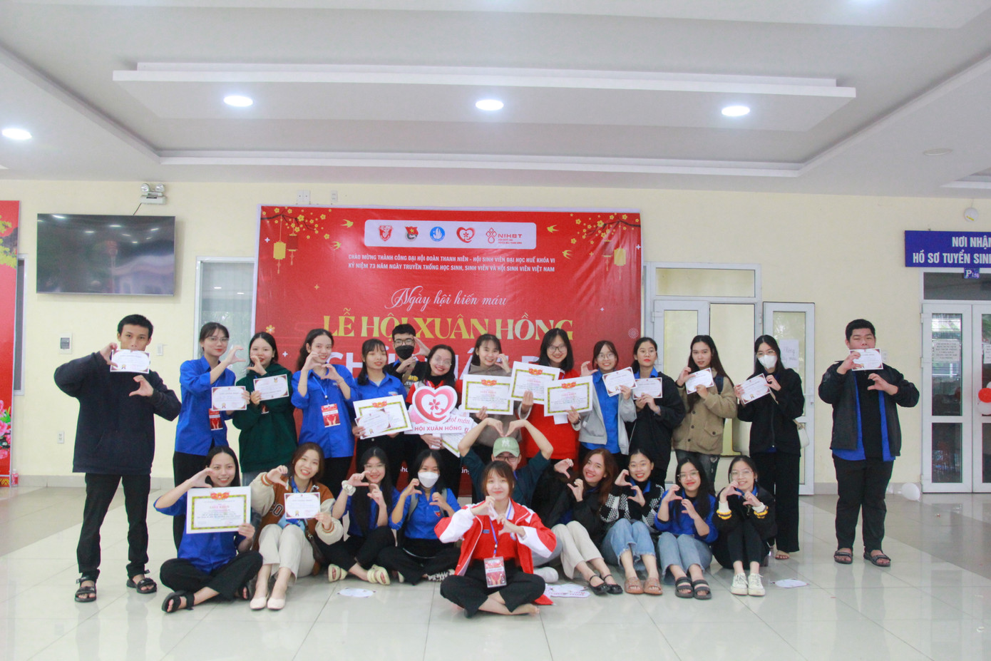 Sinh viên Đại học Huế tiên phong trong các hoạt động hiến máu.