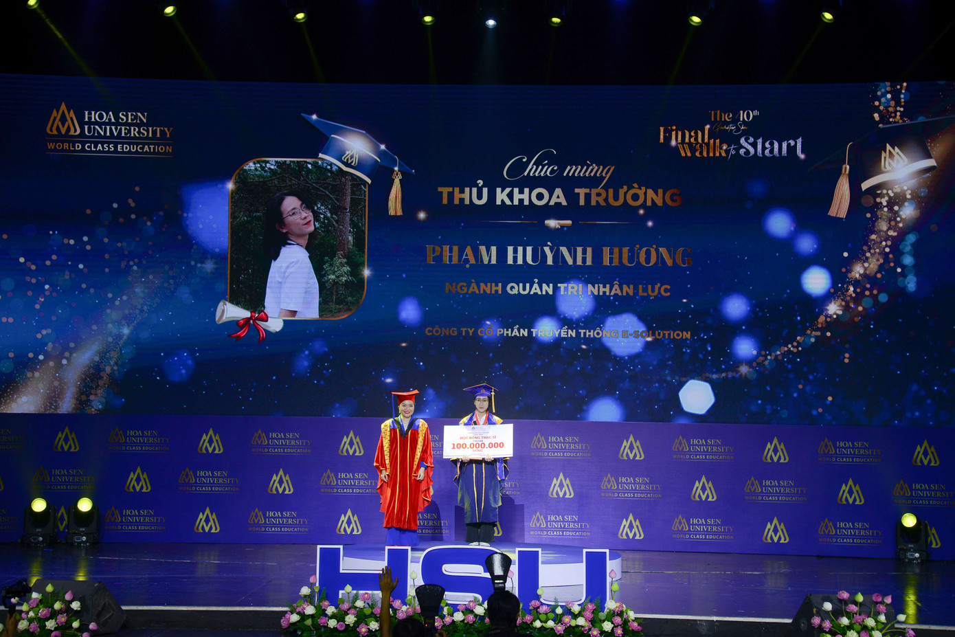 Thủ khoa toàn trường Đại học Hoa Sen, TP.HCM năm 2023. Thủ khoa toàn trường Đại học Hoa Sen, TP.HCM năm 2023.