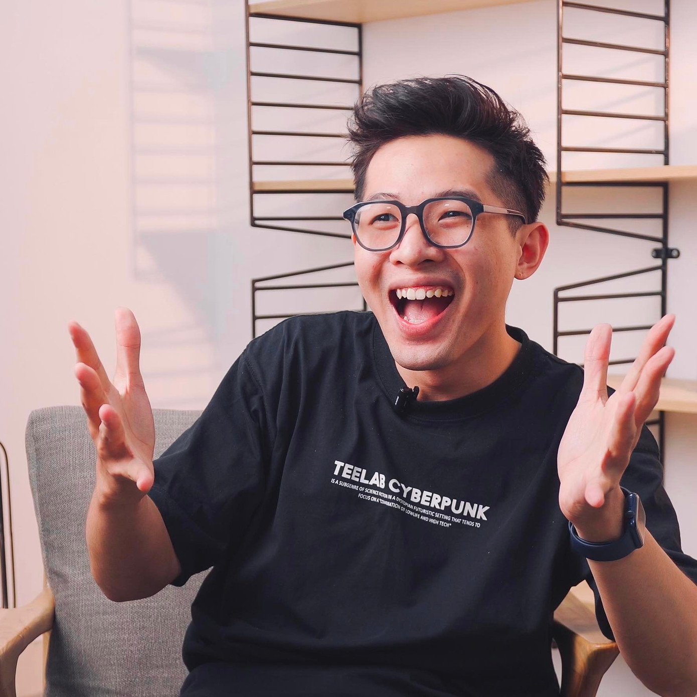 Đặng Nam Hải Triều là một trong những gương mặt trẻ tuổi nhiều thành công nhất làng reviewer đồ công nghệ. Đặng Nam Hải Triều là một trong những gương mặt trẻ tuổi nhiều thành công nhất làng reviewer đồ công nghệ.