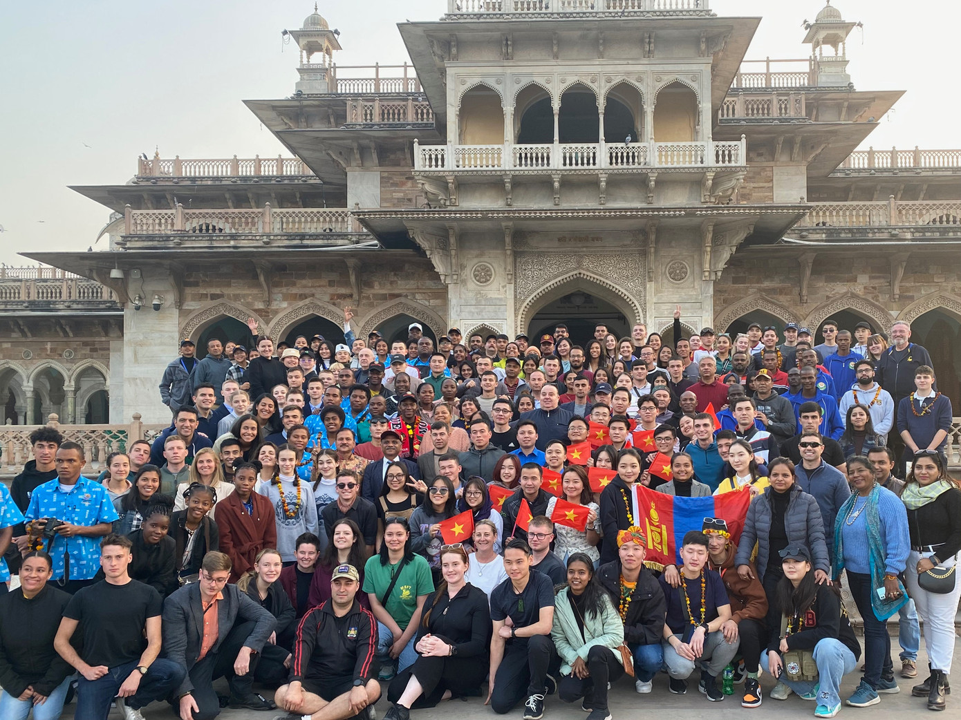 Các đại biểu thanh niên của 19 quốc gia tại Bảo tàng Albert Hall, thành phố Jaipur. Các đại biểu thanh niên của 19 quốc gia tại Bảo tàng Albert Hall, thành phố Jaipur.