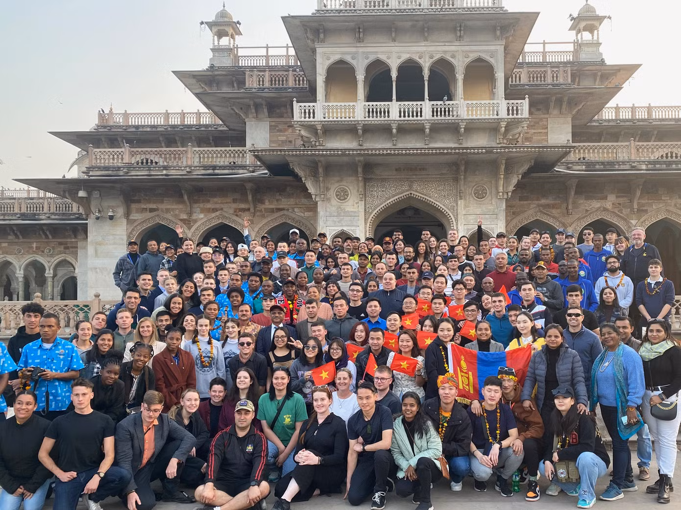 Các đại biểu thanh niên của 19 quốc gia tại Bảo tàng Albert Hall, thành phố Jaipur.