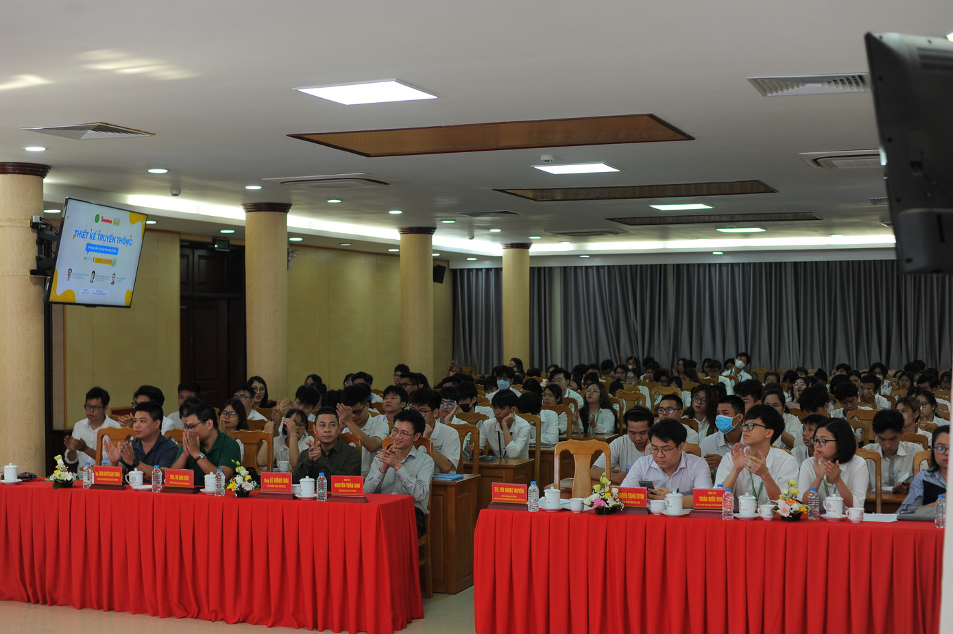 Chương trình diễn ra vào chiều ngày 13/6 tại Hội trường C - Học viện Nông nghiệp Việt Nam. Chương trình diễn ra vào chiều ngày 13/6 tại Hội trường C - Học viện Nông nghiệp Việt Nam.