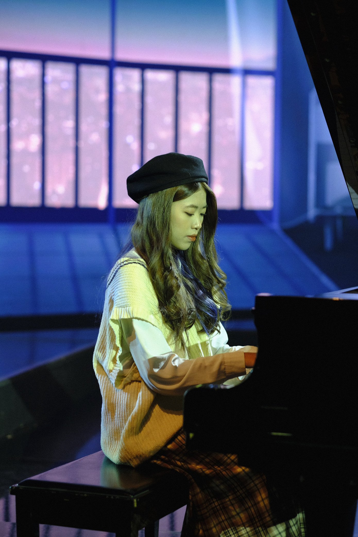 Ngoài giờ lên lớp, cô còn là thành viên Ban Chuyên môn - Tiểu ban Thanh nhạc của CLB Âm nhạc Trường Đại học Ngoại thương (FTU Music Club).