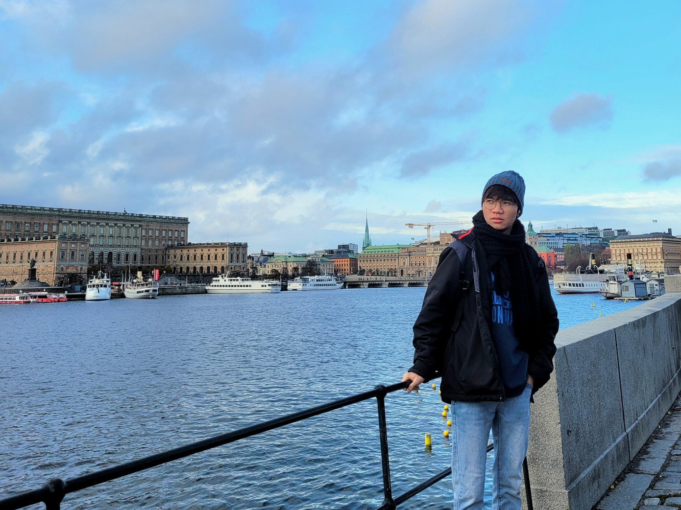 Nhất Hoàng tại thủ đô Stockholm, Thuỵ Điển.